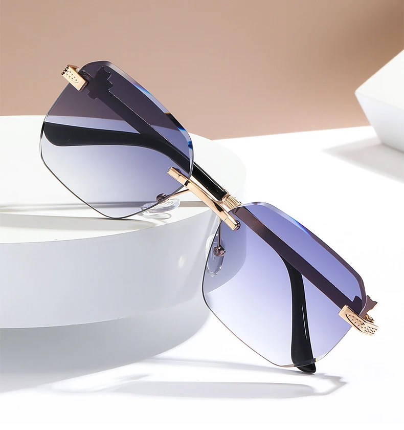 Unisex Square Sunglasses UV400 Protection Full Frame Retro Gradient Fashion Shades main image 0