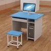 Escritorio con panel frontal individual.