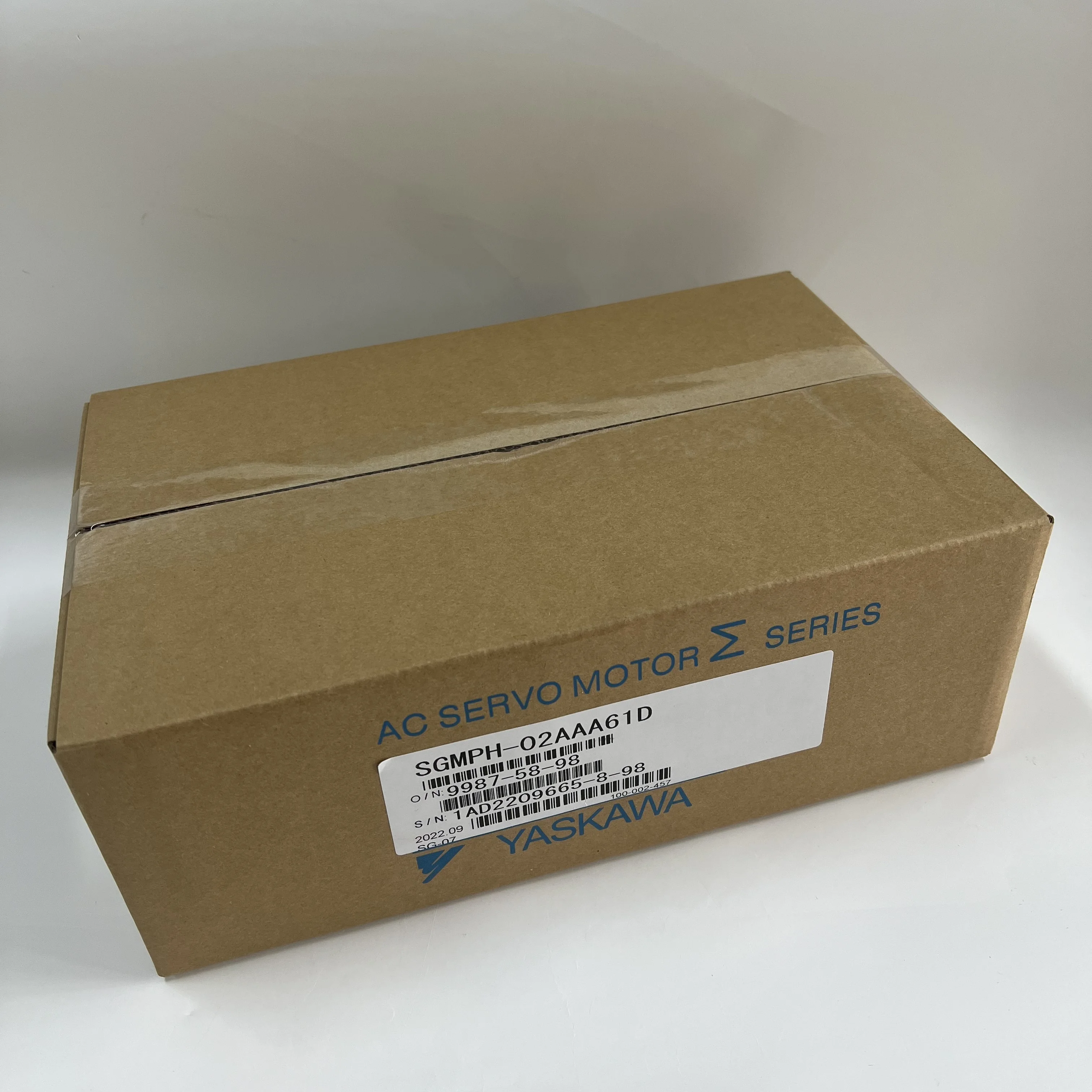 Yaskawa AC Servo Motor SGMPH-02AAA61D Yaskawa AC Servo Motor SGMPH-02AAA61D