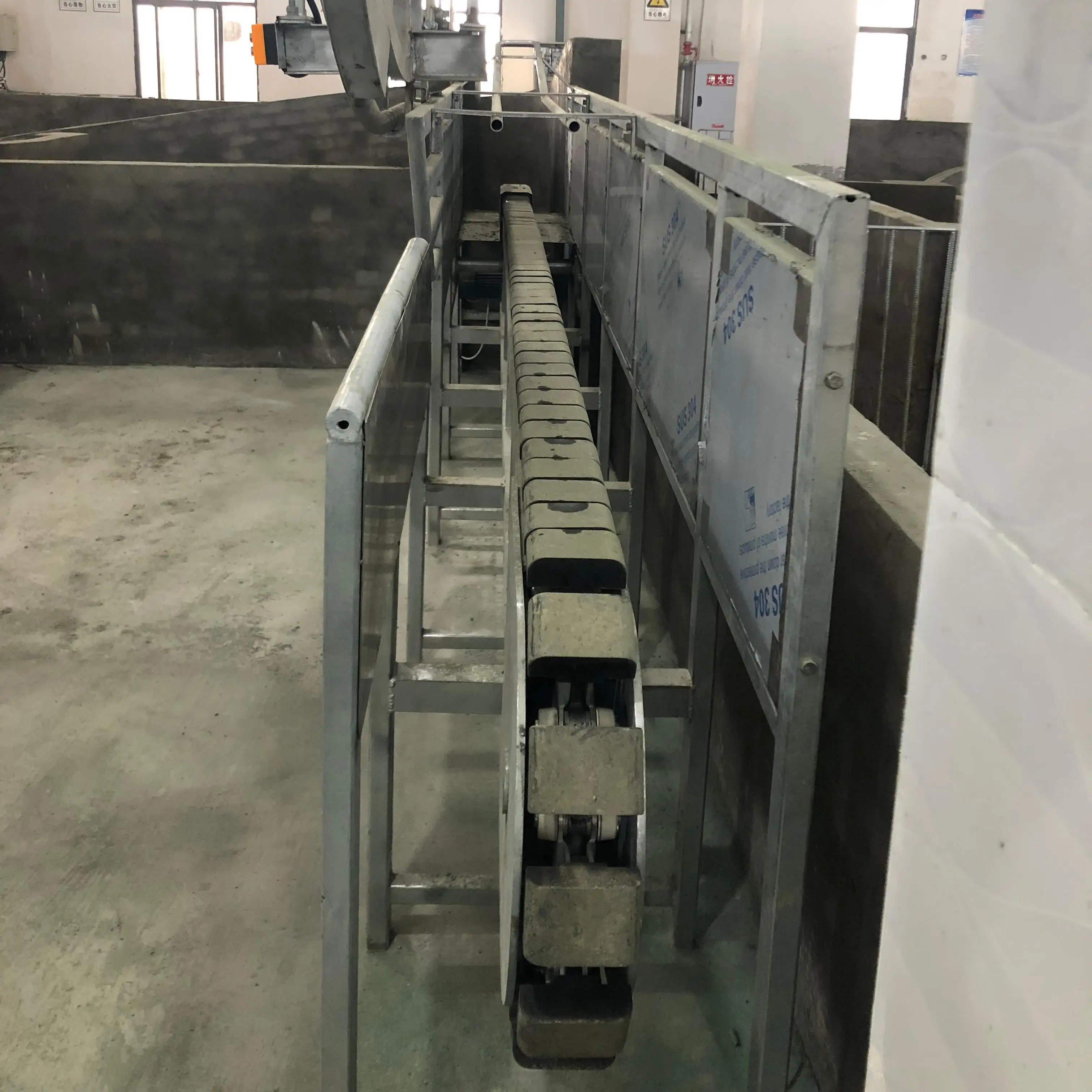 Complete turnkey pig slaughtering production line stainless steel 304 pig slaughterhouse mechanical pig slaughtering processing system