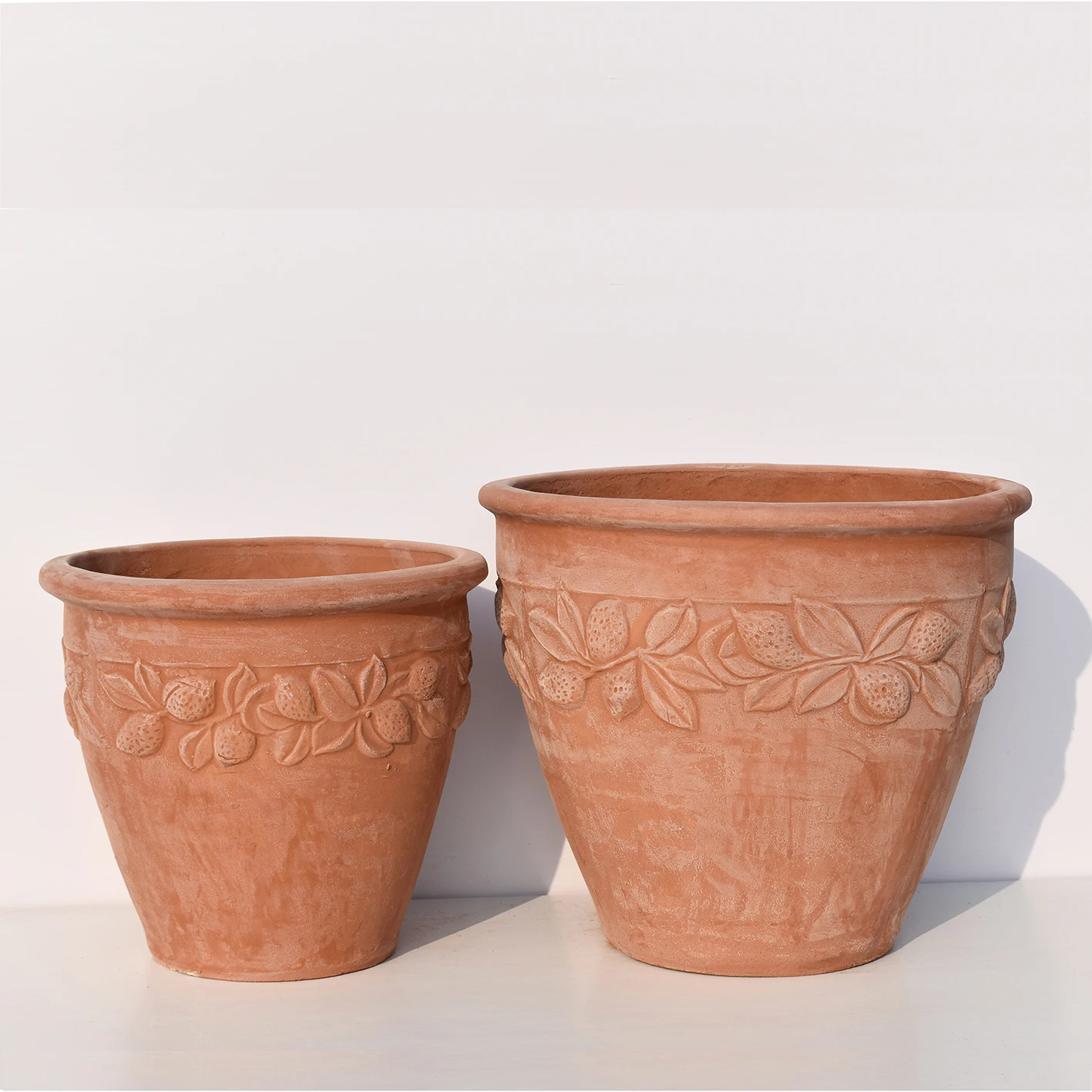 Wholesale Handmade Terracotta Clay Garden Planter Big Ceramic Flower Pot for Indoor and Outdoor Nursery Decoration