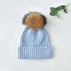 Bleu clair avec pommeau marron
