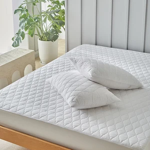 Quilted Waterproof Mattress Protector Cover Set 3-Piece Bed Sheet with Pillowcases Fabric Mattress Cover