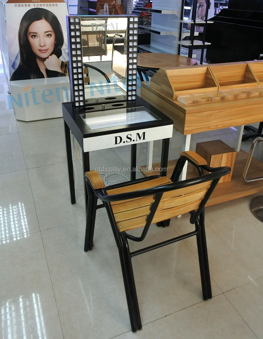 Small Counter Display Stands Cosmetic Shop Counter Design Shelves Used to Market