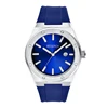 Reloj con correa de goma azul.