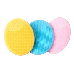 Escova facial macia em silicone