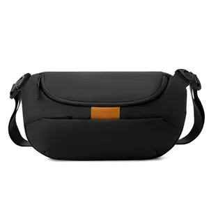 Factory Unisez Fashionable Black Waterproof Chest Travel Sling Bag Portable with Zipper Closure