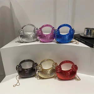 Winter New Fashion Shoulder Portable Dinner Shell Bag Striped Contrast Color Chain Textured Women Crossbody Bag