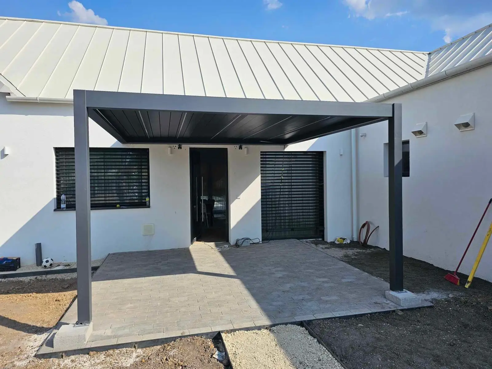Cheap Shipping Customized Shutters Aluminium Patio Cover Modern Design Louver Roof Motorized Pergola