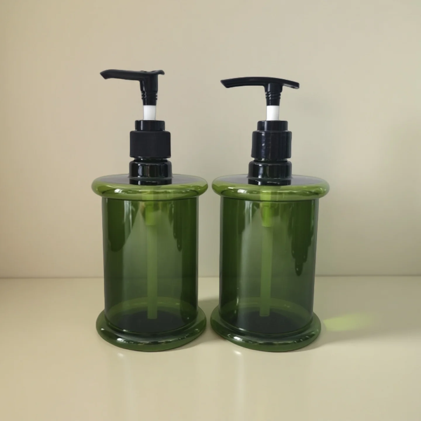 Custom Luxury 300ml 400ML 500ml PET Plastic Pump Bottle Shampoo Shower Gel Body Wash Bottle for Hotel Packaging