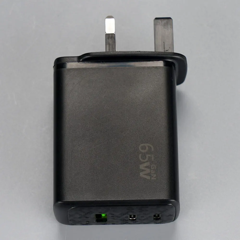 UK/England Plug 1 USB-A + 2 USB Type-C 65W GaN GaN White Travel/Wall charger 110V-230V 2024