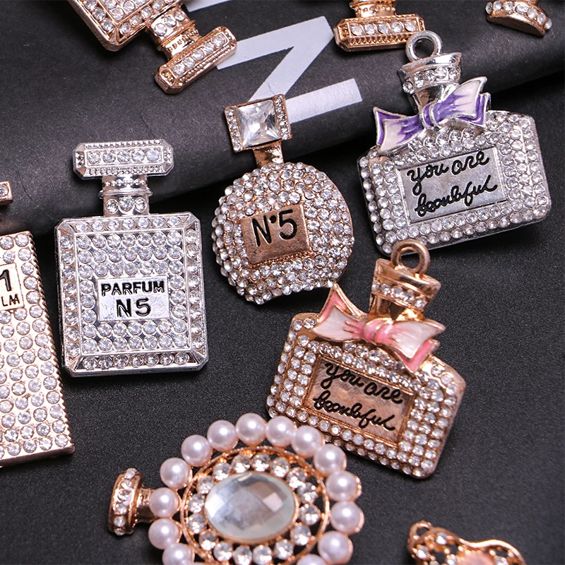 Wholesale Women Diy Designer Crystal Letter Accessories Custom Luxury Decoration Clogs Shoes Charm