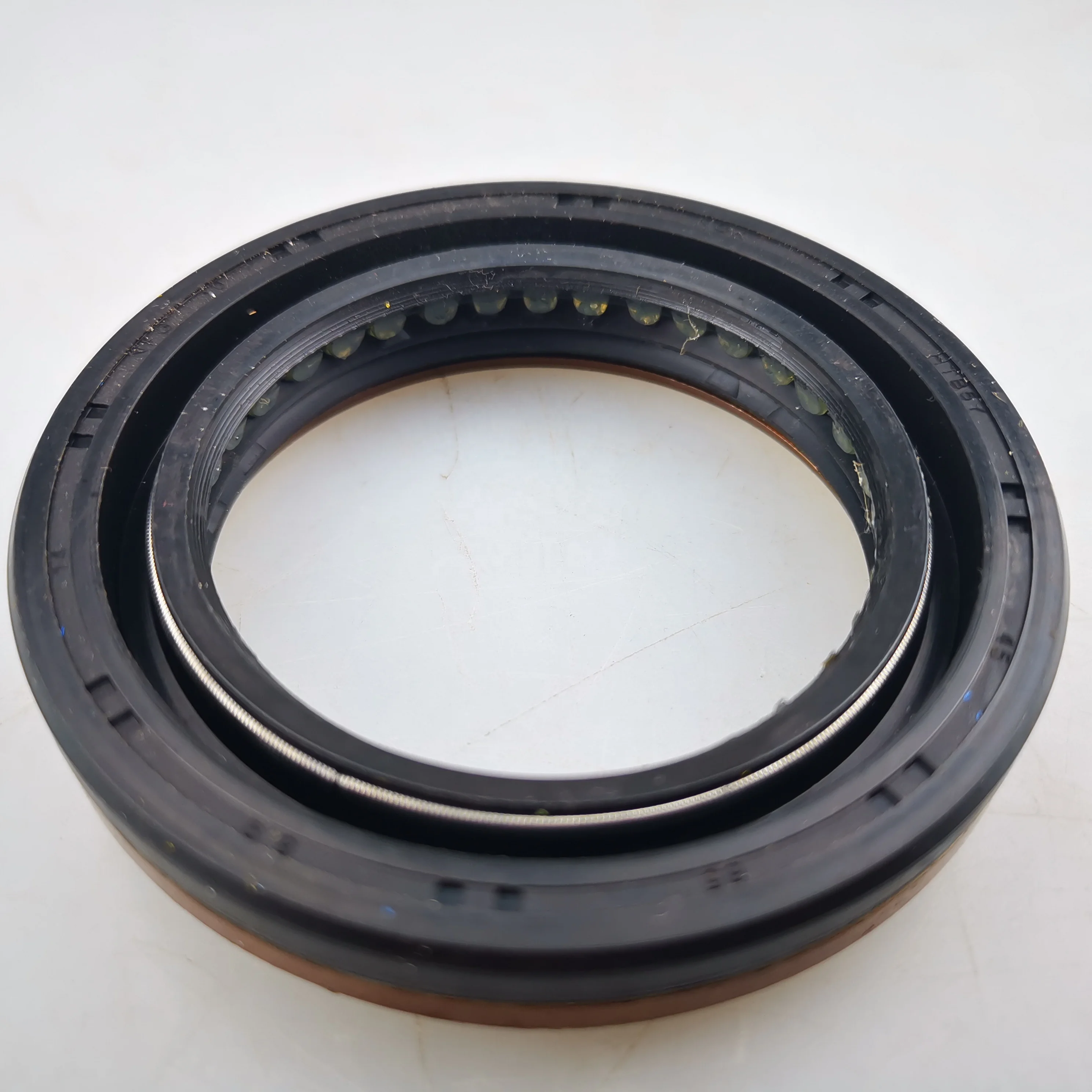 SAIC MAXUS V80 Original Half shaft oil seal C00054397| Alibaba.com
