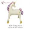 Unicorno in piedi opaco