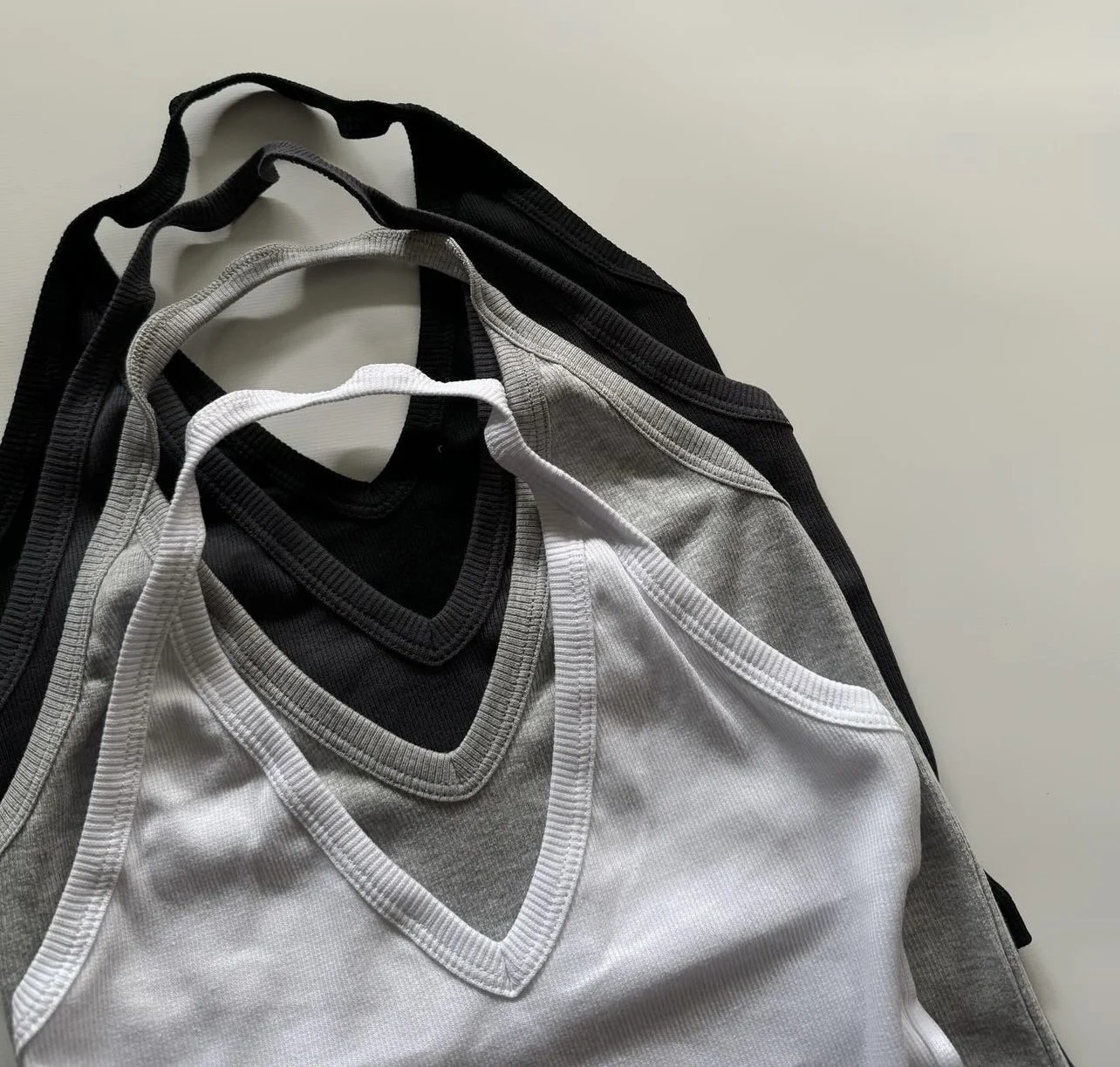 Custom Breathable Eco-Friendly Y2K Style Sleeveless Knitted Cotton Spandex Ribbed Crew Neck Gym Fitness Crop Cami Top Women