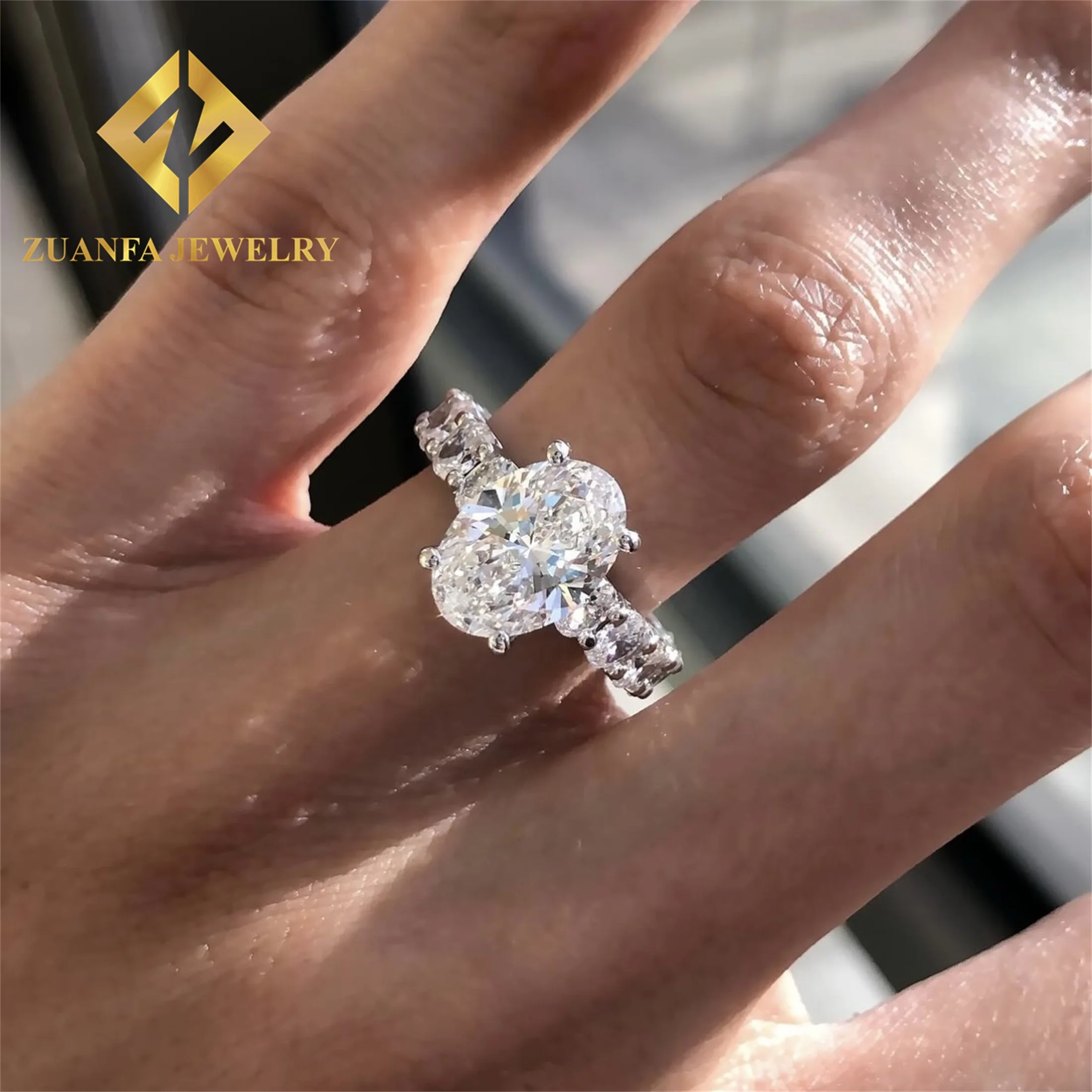 Anel de Noivado de Luxo em Ouro Branco 14K com Diamante Oval de 3Ct Corte  Excelente e Halo Oculto de 4 Garras, Joias de Casamento com Diamante ..., image size:2200x2200