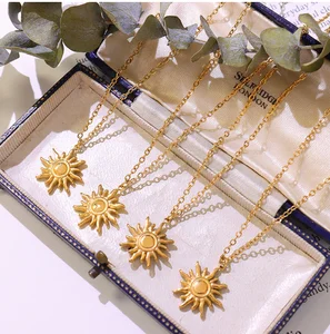 Blade Chain Personalized Hundred 18K Gold Snake Bone Chain Niche Design Spice Girl Necklace