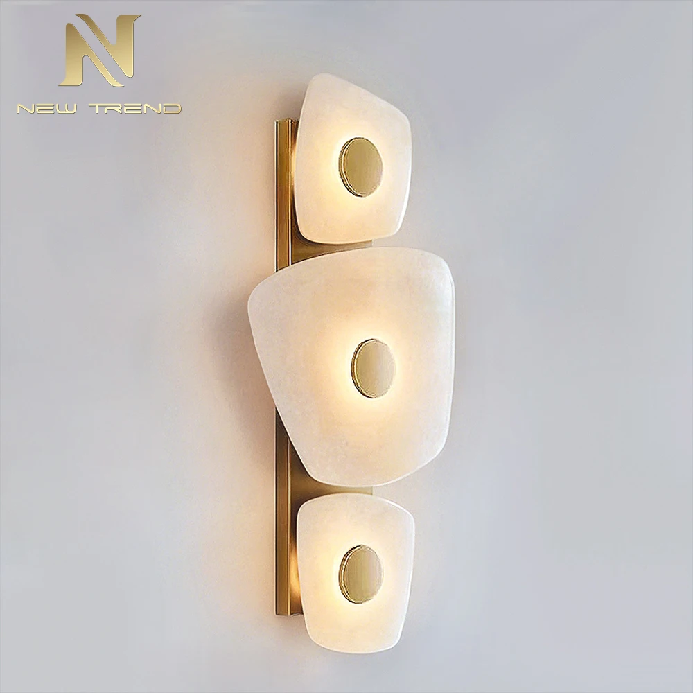 Applique murale organique moderne CPL-479 en albâtre – Lampe de luxe en laiton brossé avec pierre naturelle pour chambre de villa