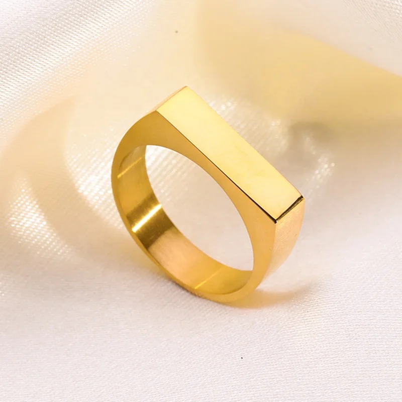 Anello in bronzo placcato in oro 18 kt con pietra cristallo a forma di cuore color ametista | Federica Rossi Jewels