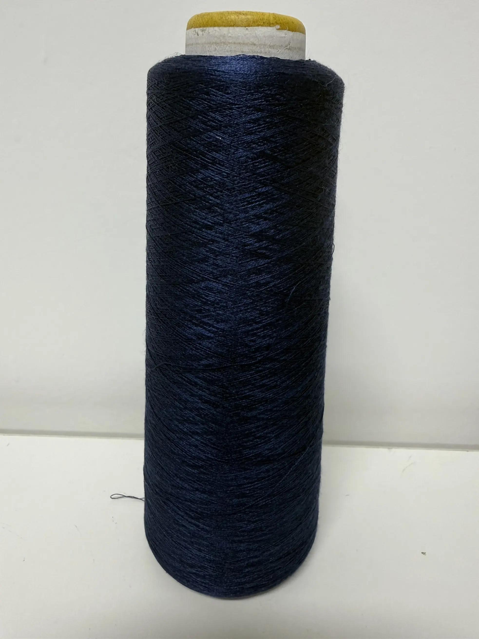Realm Filo di poliestere per macchina da cucire overlock