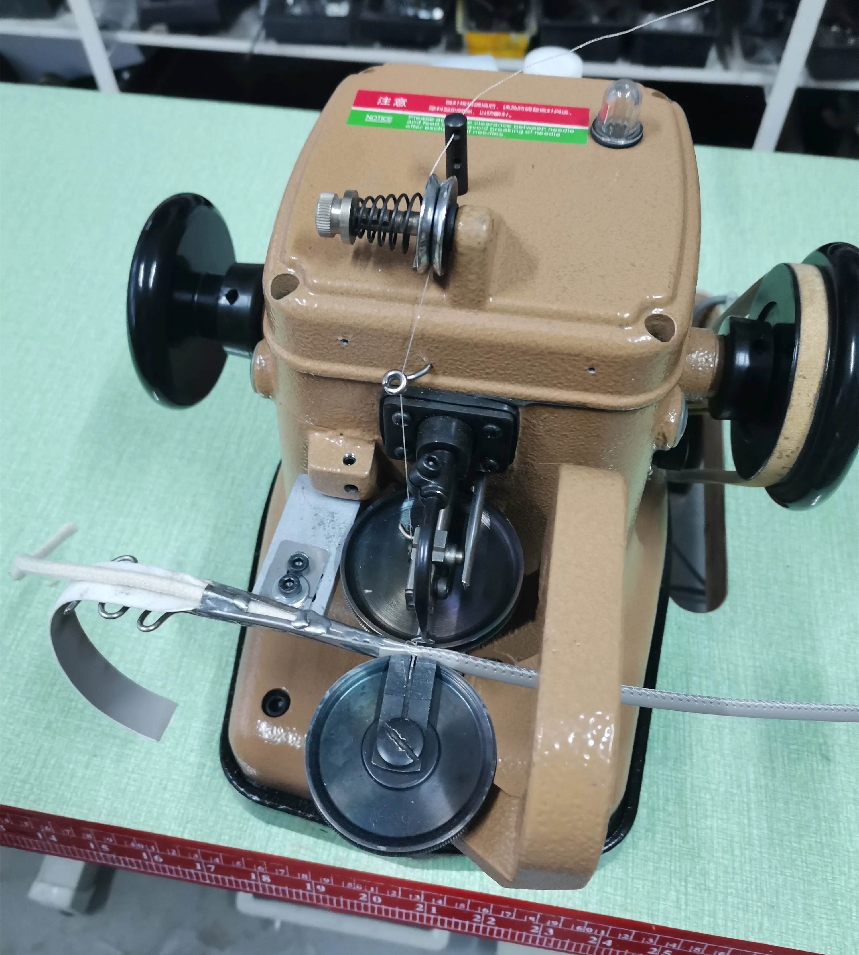 Automatic Lubrication Over Seaming USB Cable Sewing Machine Headset Sewing Machine Strobel Sewing Machine