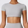 Top corto grigio