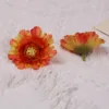 Una flor de naranja