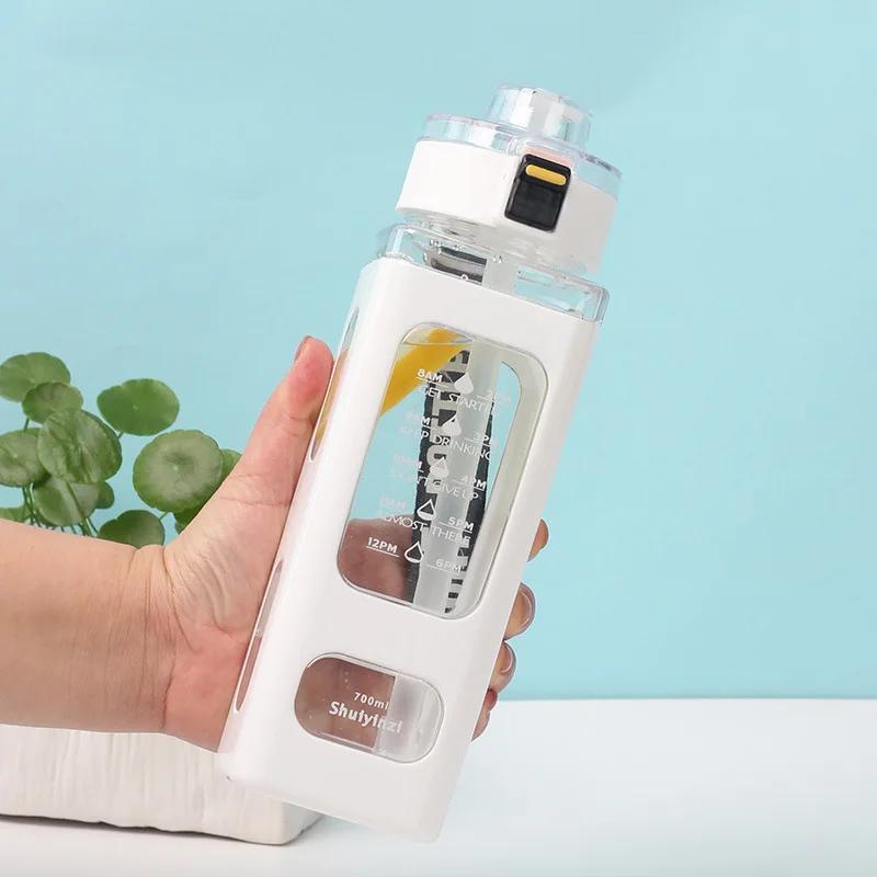 2022 New Arrival 700ML Motivational Square Water Bottle Cute Children Portable Water Bottle With Straw