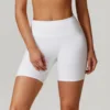 Y4630378 White+Shorts