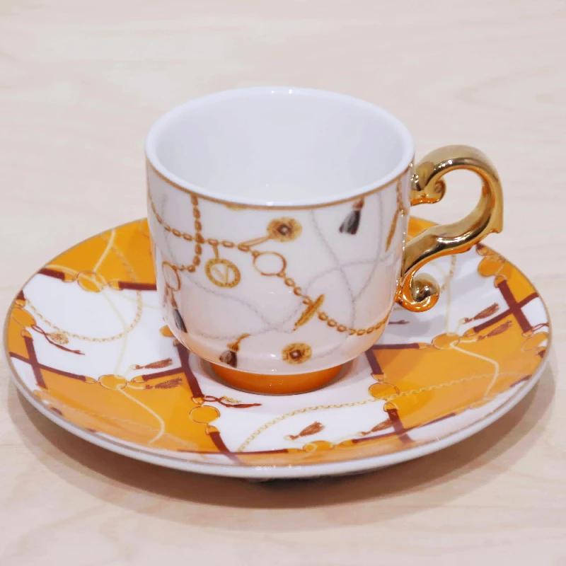 European Simple Gold Rim Bone China Coffee Cups Factory Wholesale Ceramic Tea Cups Saucers for Business Advertising for Milk Tea