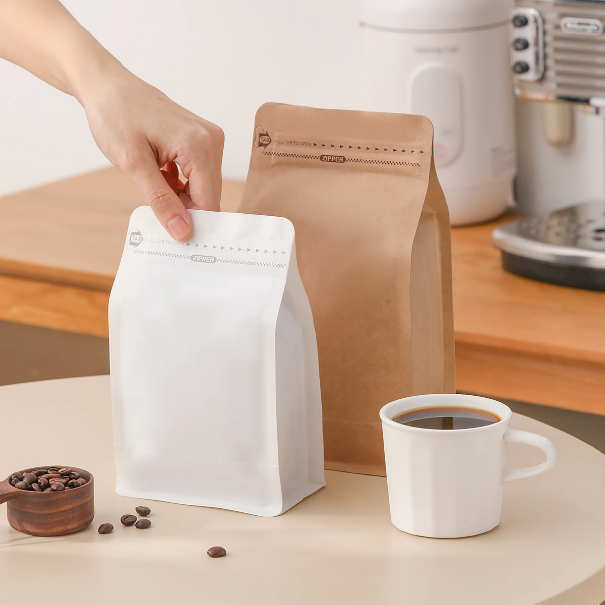 Printed Kraft Paper Packaging Bags Flat Bottom Coffee Pouches With Degassing Valve