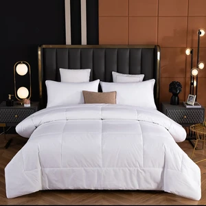All-Season Polyester/Cotton Hypoallergenic Breathable Eco-Friendly Simple Design Comforter for Home and Hotel Use