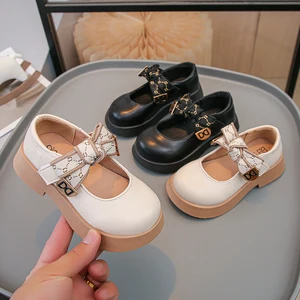 Fashionable Retro Flat Design Small Girls' Shoes with Soft Rubber Insole Waterproof Closure for Summer Walking Custom Logo