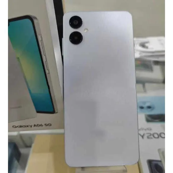 Samsung Galaxy A06 シルバー 128GB Amazon.com: SAMSUNG Galaxy A06 4G LTE (128GB + 4GB) Latin Version