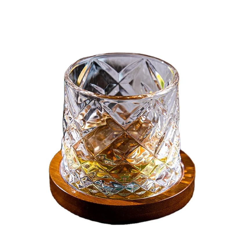 Bottom rotatable whisky glass tumbler with wooden base