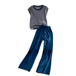 Vintage Wavy Patterned Knitted Sleeveless Top and Stylish High-Waisted Wide-Leg Long Trousers Two-Piece Casual Summer Set