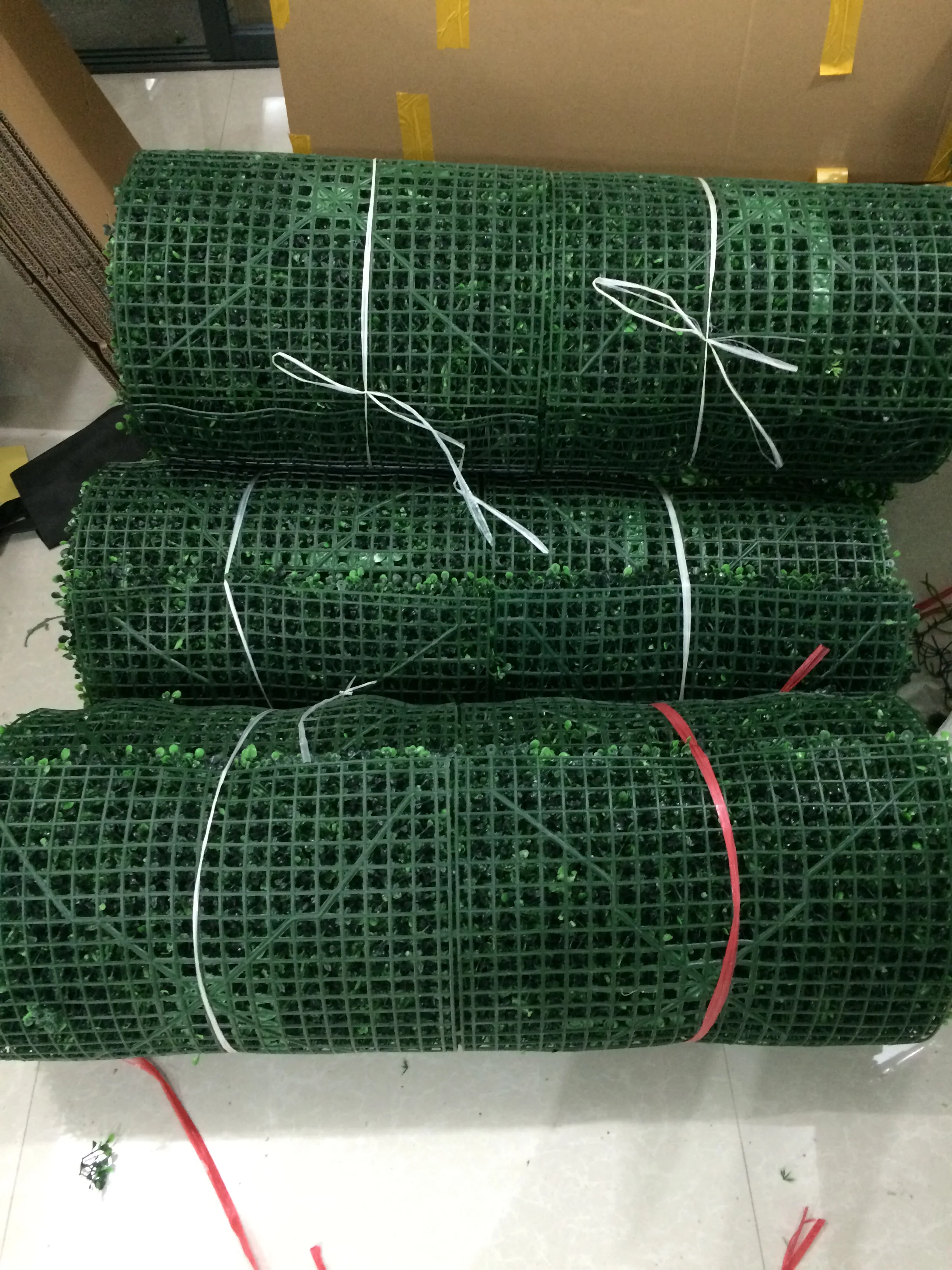 Roll Packing Cheap 1*3m Plastic Artificial Boxwood Hedge Panel Mat