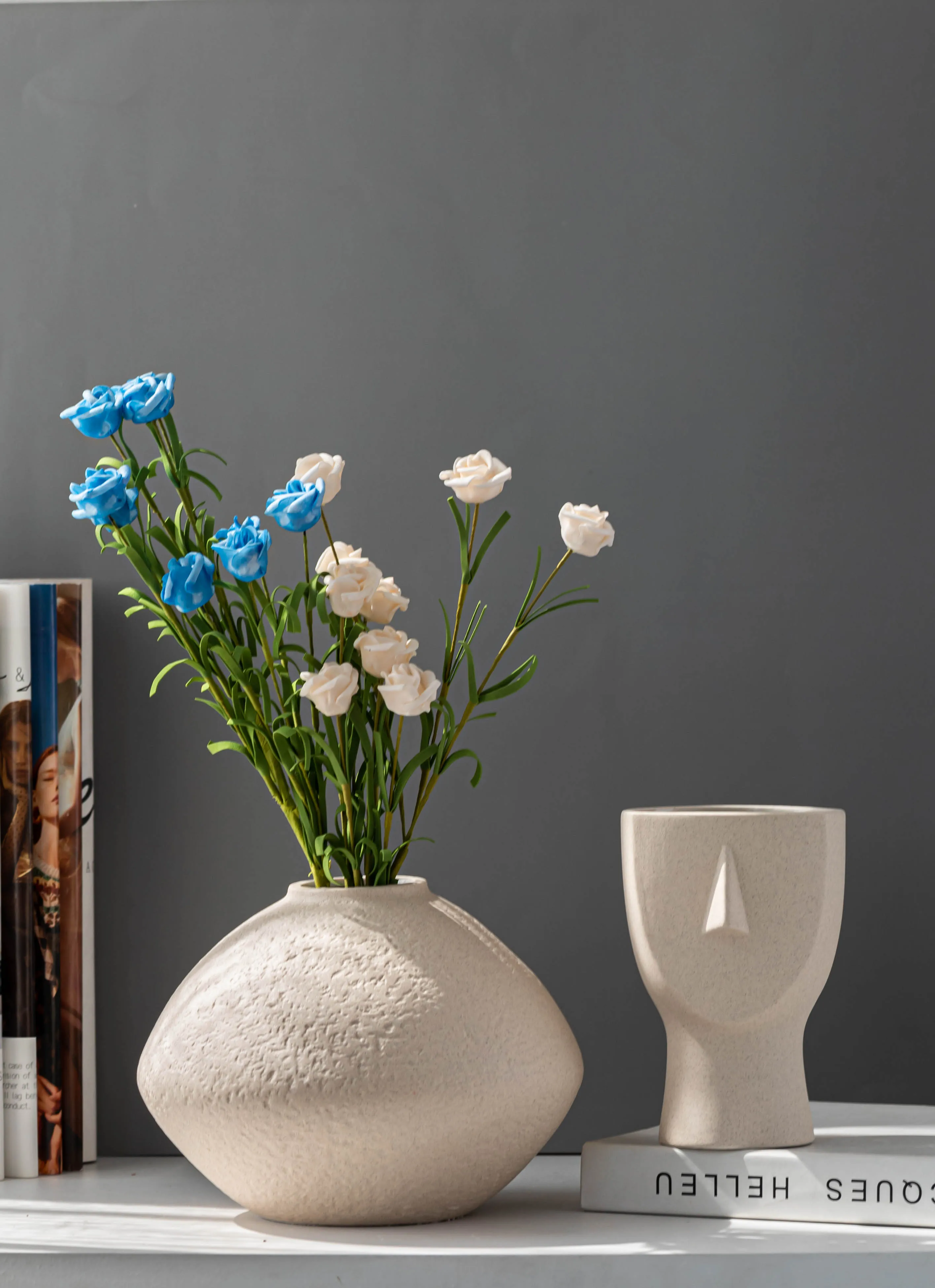 Unique Sun Face Design  Hot Sell Ceramic Vase for Home Decoration