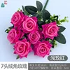 Rose d'angle en velours 7 têtes DG rose clair rouge