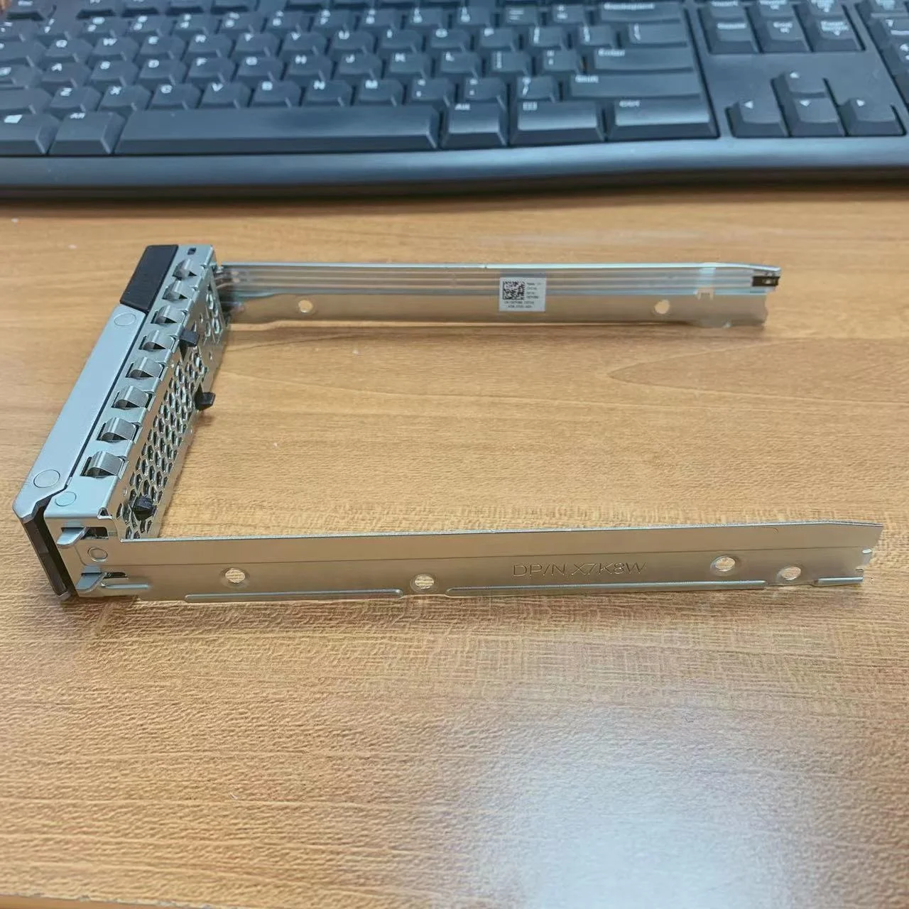 NUOVO X7K8W/0X7K8W 3.5 SERVER PowerEdge R440 R540 R640 R740 R740xd R940 C6420 HD NUOVO X7K8W/0X7K8W 3.5 SERVER PowerEdge R440 R540 R640 R740 R740xd R940 C6420 HD