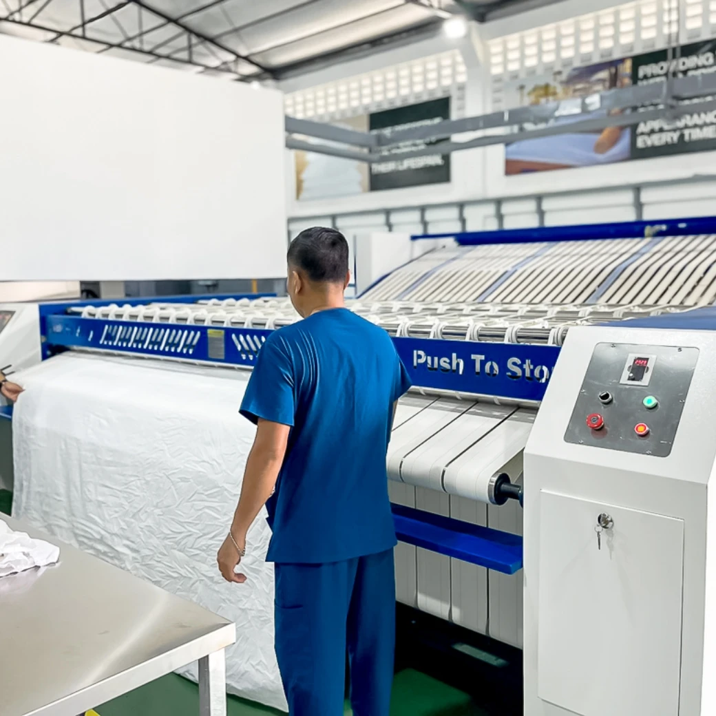 Industrial Fully Automatic Gas Heating Roller Flatwork Ironer Bed Sheet Ironing Machine