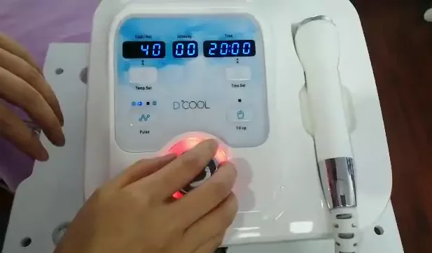 Newest portable Dcryo facial cooling and heating massager dcool electroporation machine for skin rejuvenation