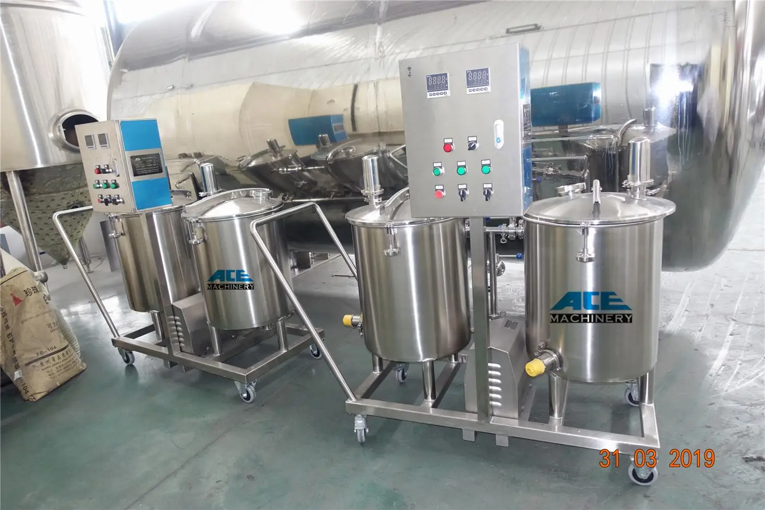 Новый дизайн, передвижная пивная продукция, автоматическая очистка молочного сока, установка для установки на место, оборудование, машина