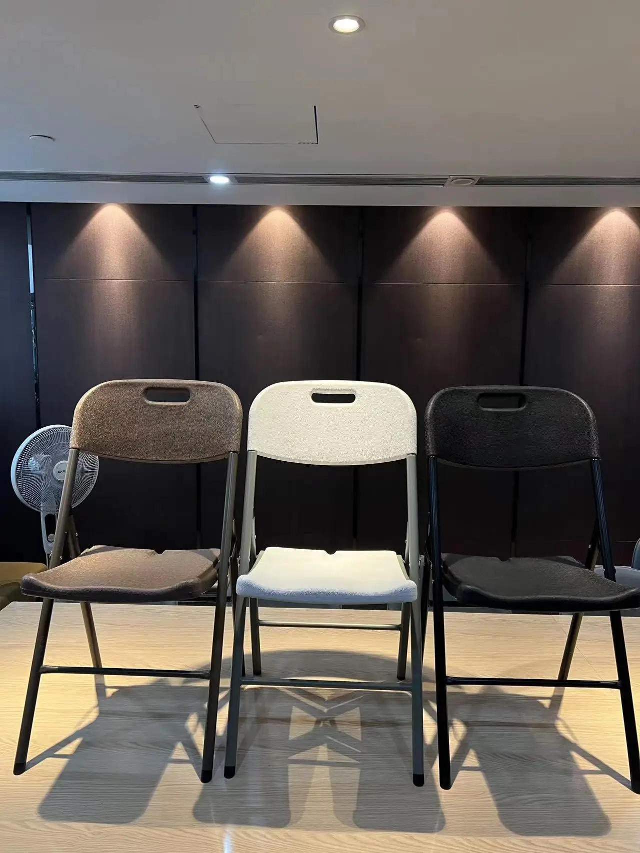 6ft Modern Design Plastic Folding Table Easy to Store and Versatile Use in Outdoor Hotels Schools