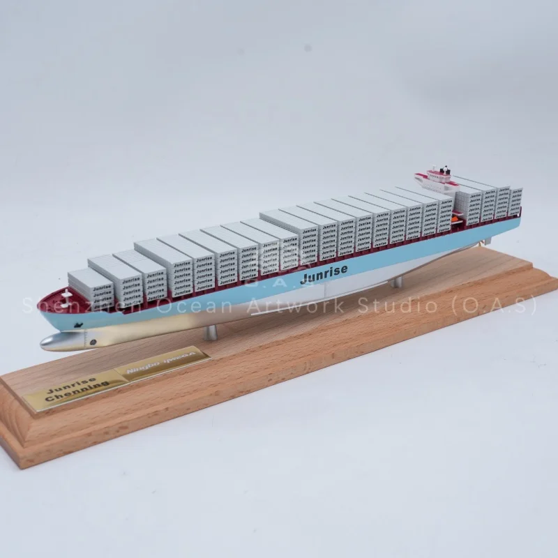 High simulation EVER GREEN container ship model, customized with your logo and color. Fine detailed craft, perfect ornament for exhibition, office lobby and reception room, great shipping business souvenir gift.Amber@vesselmodel.com Tel：+86 18038048785