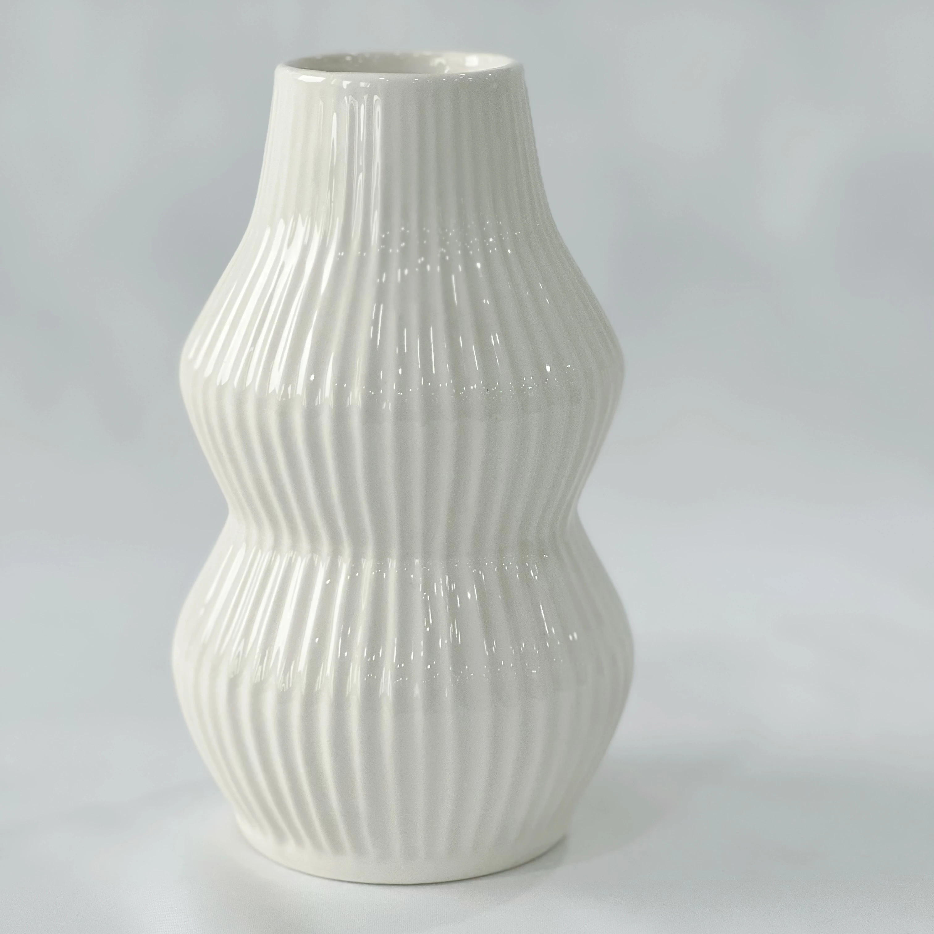 Modern nordic ceramic vase white ceramic vases for home decor ceramic face vase