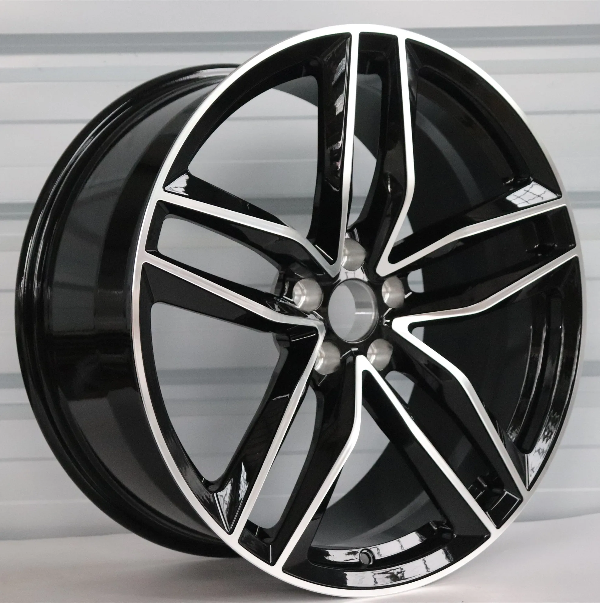 XL Custom Diamond Facets Five Spoke Design 5x114.3 17-24inch Aluminum Alloy Passenger Car Wheels Forged Wheels for Luxury Car - Image 3