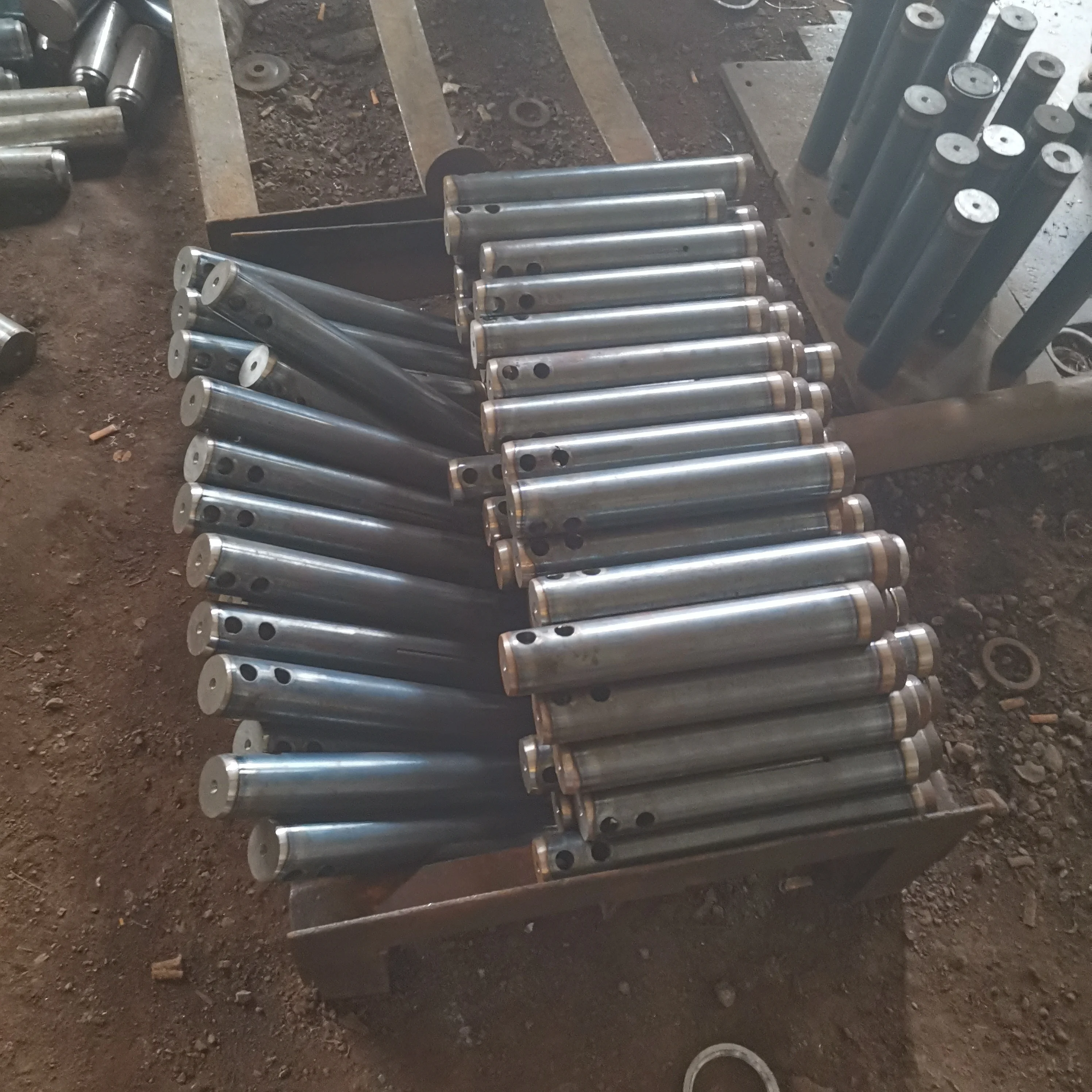 Pc200 Pc300 Ex200 Heavy Equipment Hardened Bucket Pins and Bushings for Wheel Loader Backhoe Track Excavator