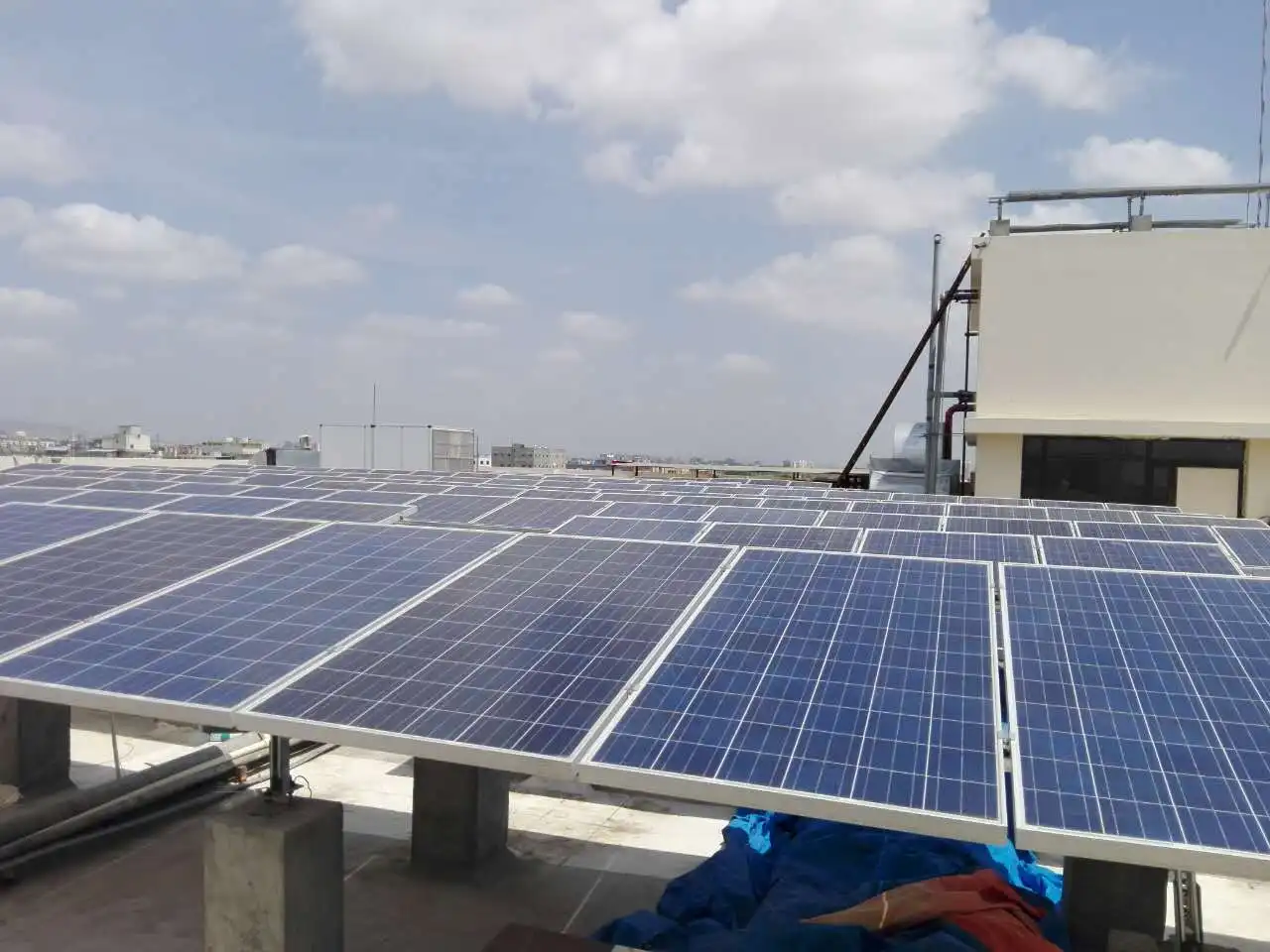 Singfo Solar Bifacial Solar Panel 375w Half Cell Mono Doubleglass