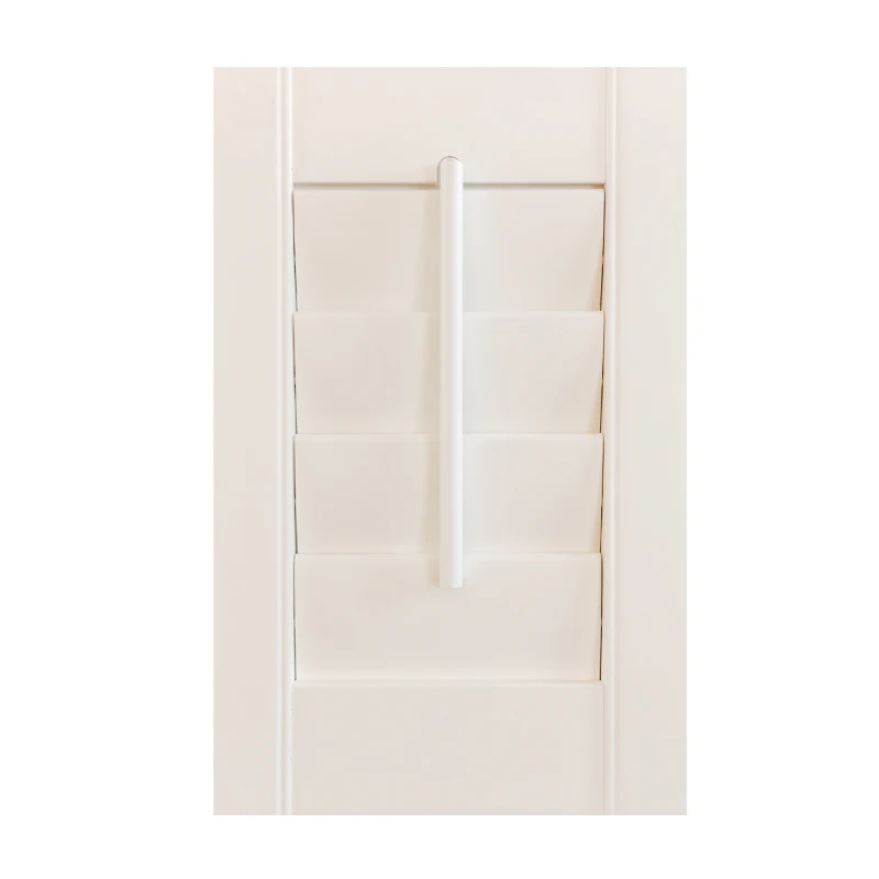 Everyday Horizontal Pattern Wood Center Tilt Rod Shutter for All Occasions